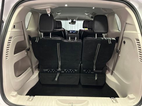 Used 2024 Chrysler Pacifica Touring-L image 25