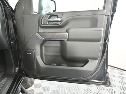 Used 2020 Chevrolet Silverado 2500 LTZ w/ LTZ Premium Package AWD/4WD image 13