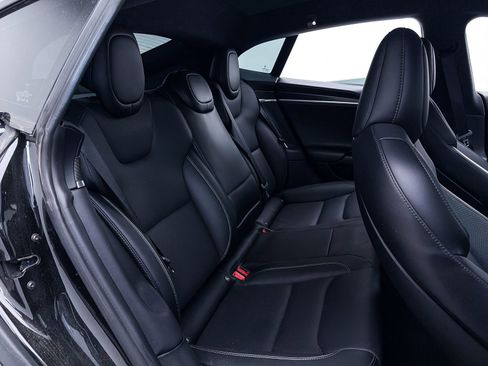 Used 2022 Tesla Model S Plaid image 32