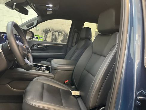 Used 2025 Chevrolet Tahoe LT w/ Comfort Package AWD/4WD image 14