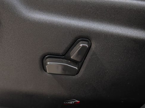 Used 2022 Dodge Durango R/T w/ Tow 'N Go Package AWD/4WD image 41