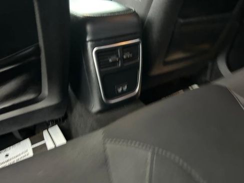 Used 2015 Dodge Charger SXT image 15