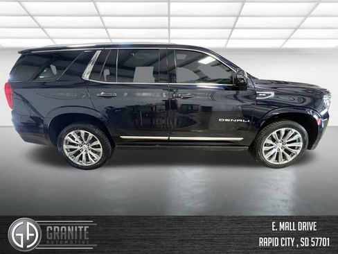 Used 2021 GMC Yukon Denali w/ Denali Premium Package AWD/4WD image 7