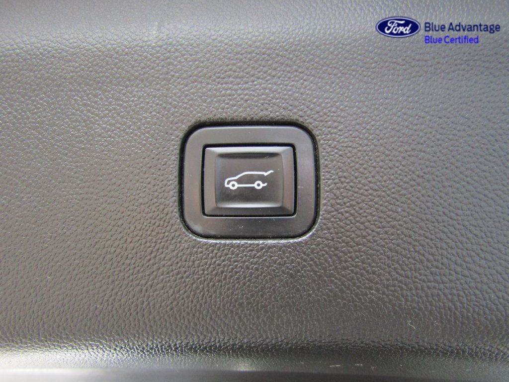 Used 2019 Buick Enclave Essence w/ LPO, Hit The Road Package AWD/4WD image 30