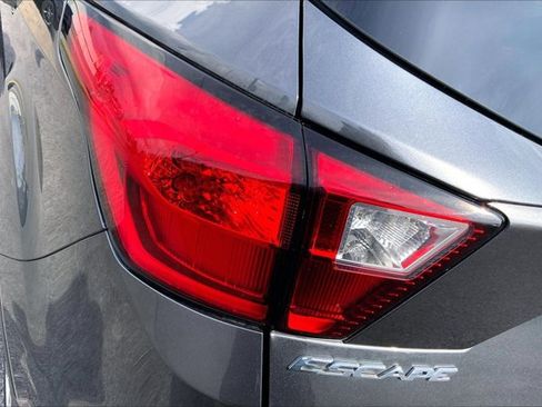 Used 2019 Ford Escape Titanium AWD/4WD image 28