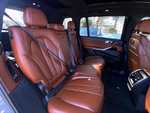 Certified 2025 BMW X7 M60i w/ Climate Comfort Package image 20