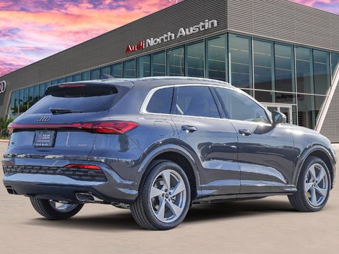 New 2025 Audi Q5 Prestige image 4