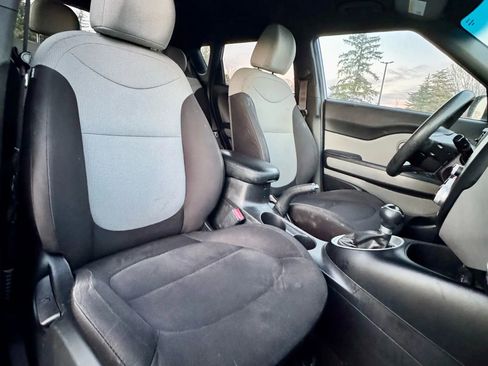 Used 2015 Kia Soul image 9