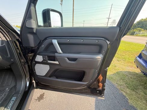 Used 2024 Land Rover Defender 130 Outbound AWD/4WD image 22