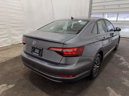 Used 2019 Volkswagen Jetta SE image 2