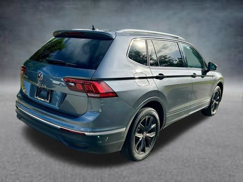 Used 2024 Volkswagen Tiguan SE FWD image 5