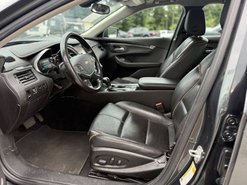 Used 2019 Chevrolet Impala Premier FWD image 12