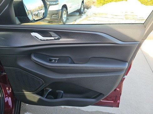 New 2025 Jeep Grand Cherokee L Laredo w/ Luxury Tech Group I image 15