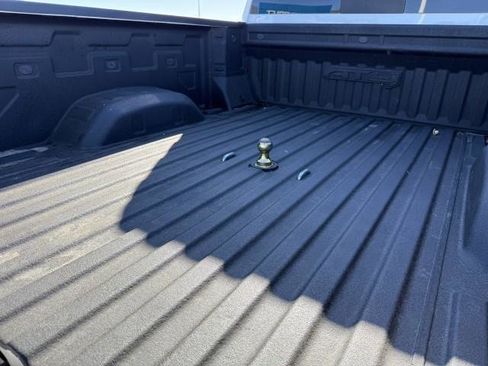 Used 2024 GMC Sierra 2500 AT4 w/ AT4 Preferred Package image 9