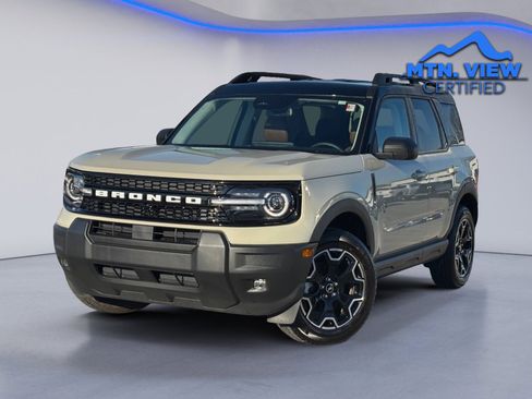 Used 2025 Ford Bronco Sport Outer Banks image 2