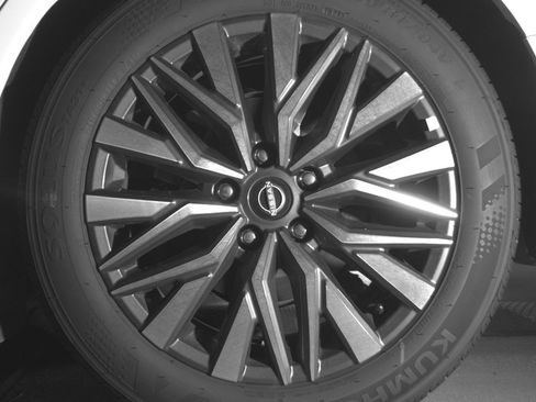 Used 2025 Nissan Altima 2.5 SV FWD image 14