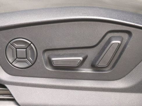 Used 2019 Audi Q8 Premium Plus w/ Premium Plus image 20