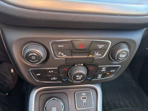 Used 2018 Jeep Compass Latitude w/ Popular Equipment Group image 20