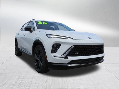 New 2025 Buick Envision Sport Touring image 9