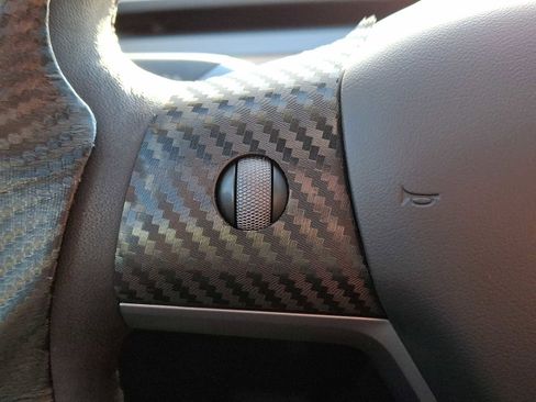 Used 2024 Tesla Model Y Long Range image 18