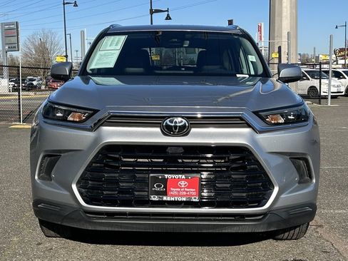 Certified 2025 Toyota Grand Highlander XLE image 2