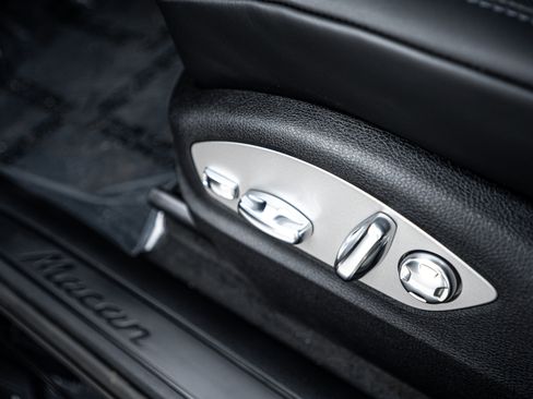 New 2025 Porsche Macan image 21