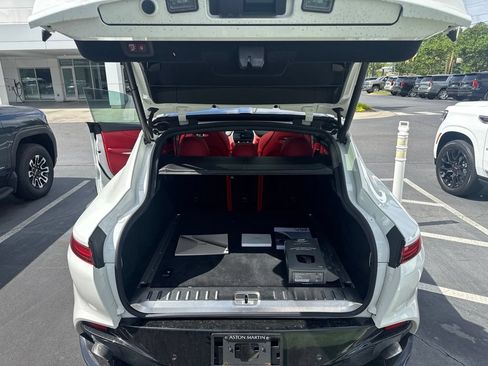 Used 2021 Aston Martin DBX AWD/4WD image 16