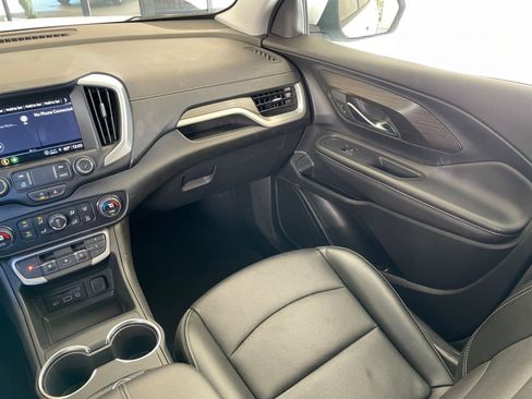 Used 2024 GMC Terrain SLT image 35