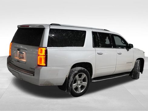 Used 2020 Chevrolet Suburban Premier image 3