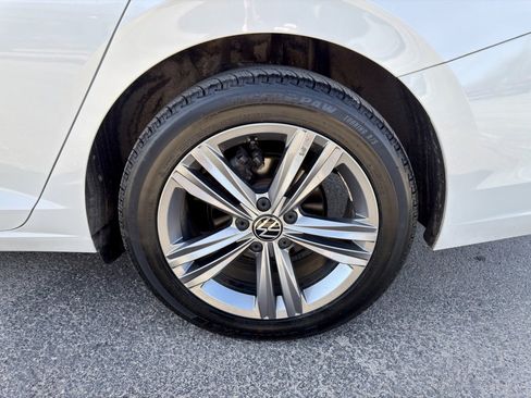 Used 2023 Volkswagen Jetta SE image 30