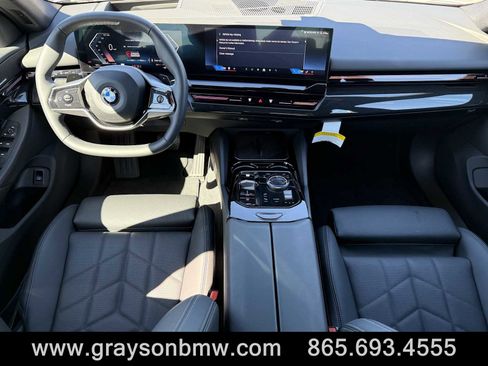 Certified 2025 BMW 530i xDrive image 15