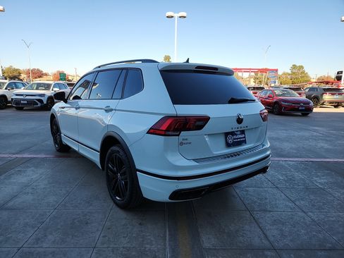 Used 2022 Volkswagen Tiguan SE R-Line image 5