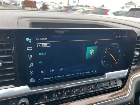 Used 2024 Chevrolet Silverado 1500 LT image 12