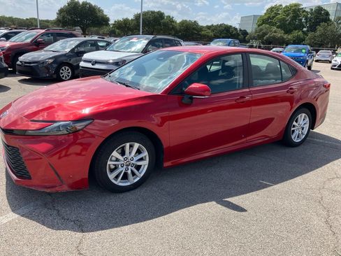 Used 2025 Toyota Camry LE FWD image 1