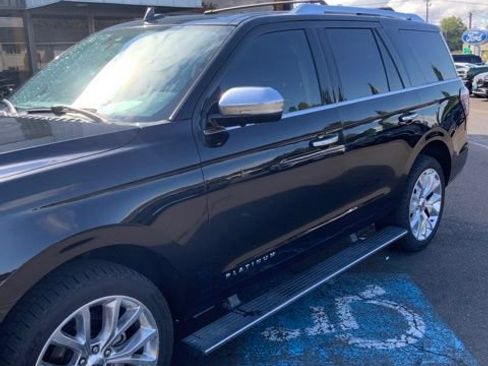 Used 2018 Ford Expedition Platinum AWD/4WD image 4
