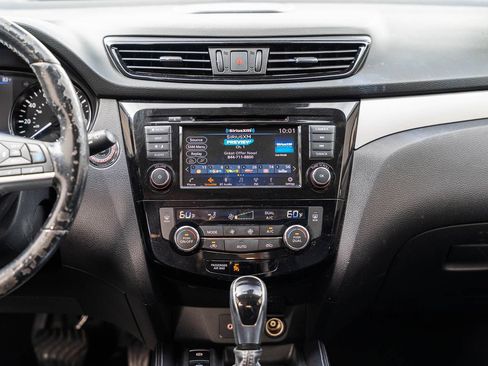 Used 2020 Nissan Rogue Sport SL w/ Premium Package FWD image 27