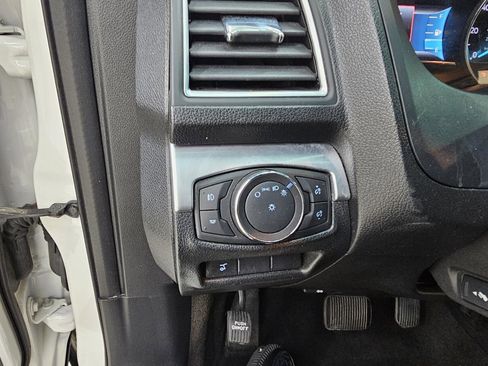 Used 2016 Ford Explorer Limited image 38