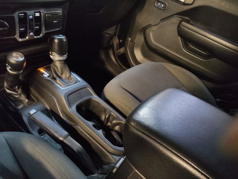 Used 2018 Jeep Wrangler Unlimited Sport S AWD/4WD image 26