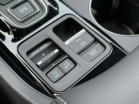 New 2025 Honda Pilot Touring image 18