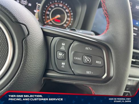 Used 2024 Jeep Wrangler Unlimited Rubicon AWD/4WD image 20