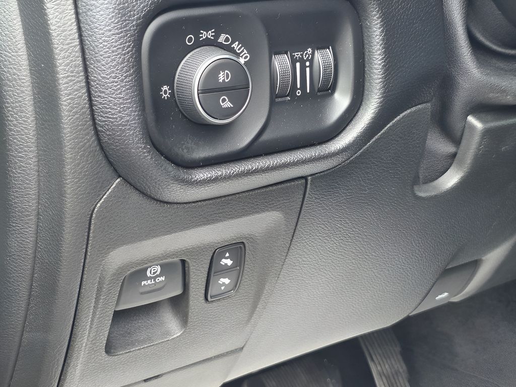 Used 2019 RAM 1500 Big Horn AWD/4WD image 15