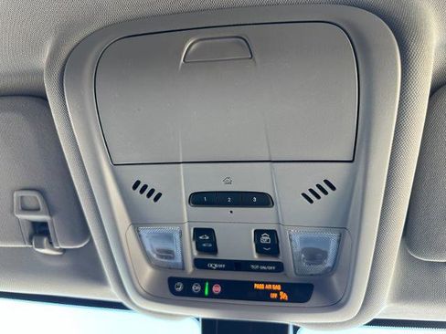 Used 2024 Chevrolet Equinox Premier AWD/4WD image 42