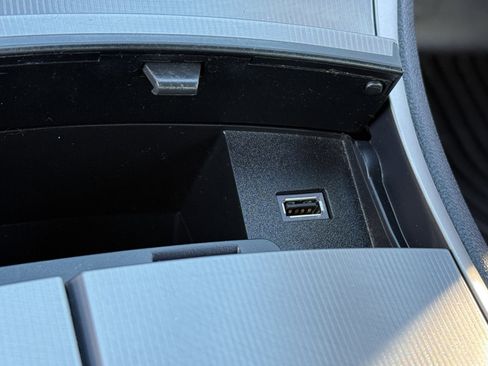 Used 2020 Lincoln MKZ Reserve w/ Elements Package image 31