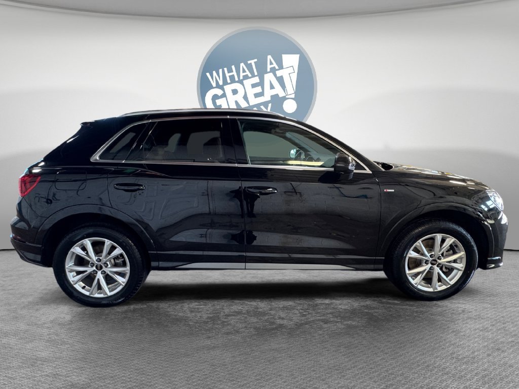 Used 2024 Audi Q3 2.0T Premium AWD/4WD image 2