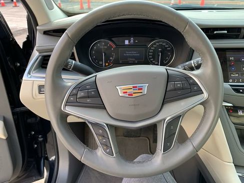Used 2021 Cadillac XT5 Premium Luxury image 21