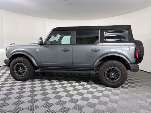 Used 2023 Ford Bronco Outer Banks AWD/4WD image 2