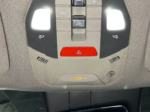 Used 2025 Kia EV9 Wind image 39