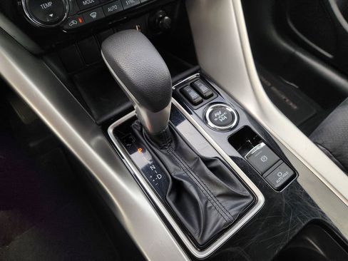 Used 2024 Mitsubishi Eclipse Cross SE image 21