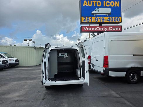 Used 2019 Nissan NV200 SV w/ Back Door Glass Package image 15