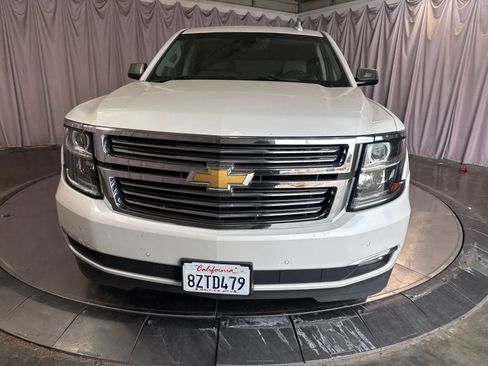 Used 2020 Chevrolet Tahoe Premier w/ Premier 6.2L Value Package AWD/4WD image 2